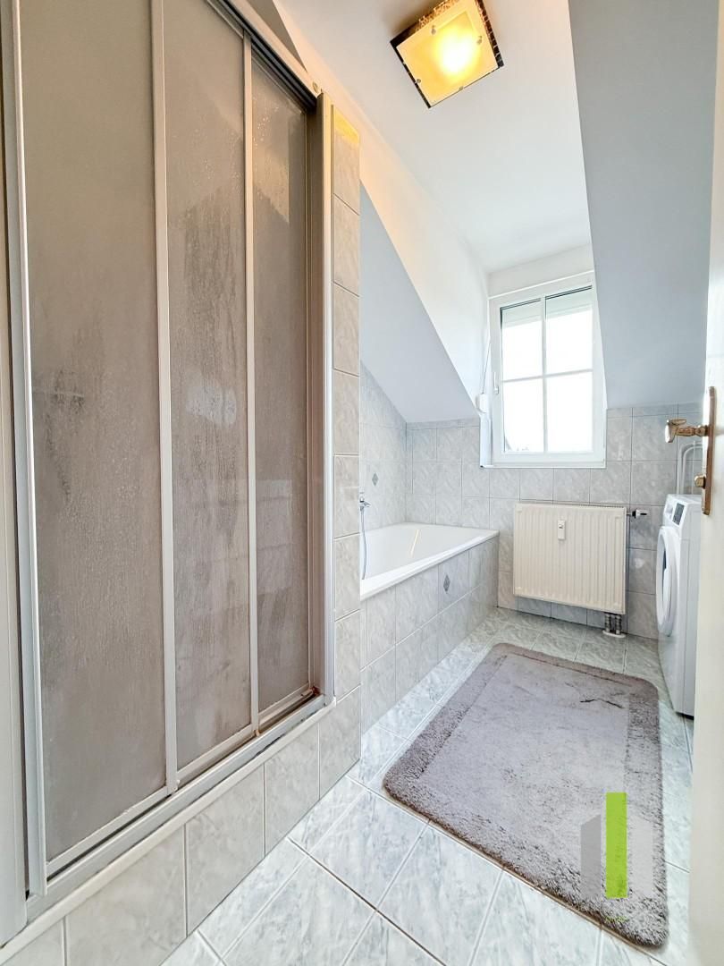 Charmante 3 Zimmer DG-Wohnung mit Carport-Stellplatz – pohled 6