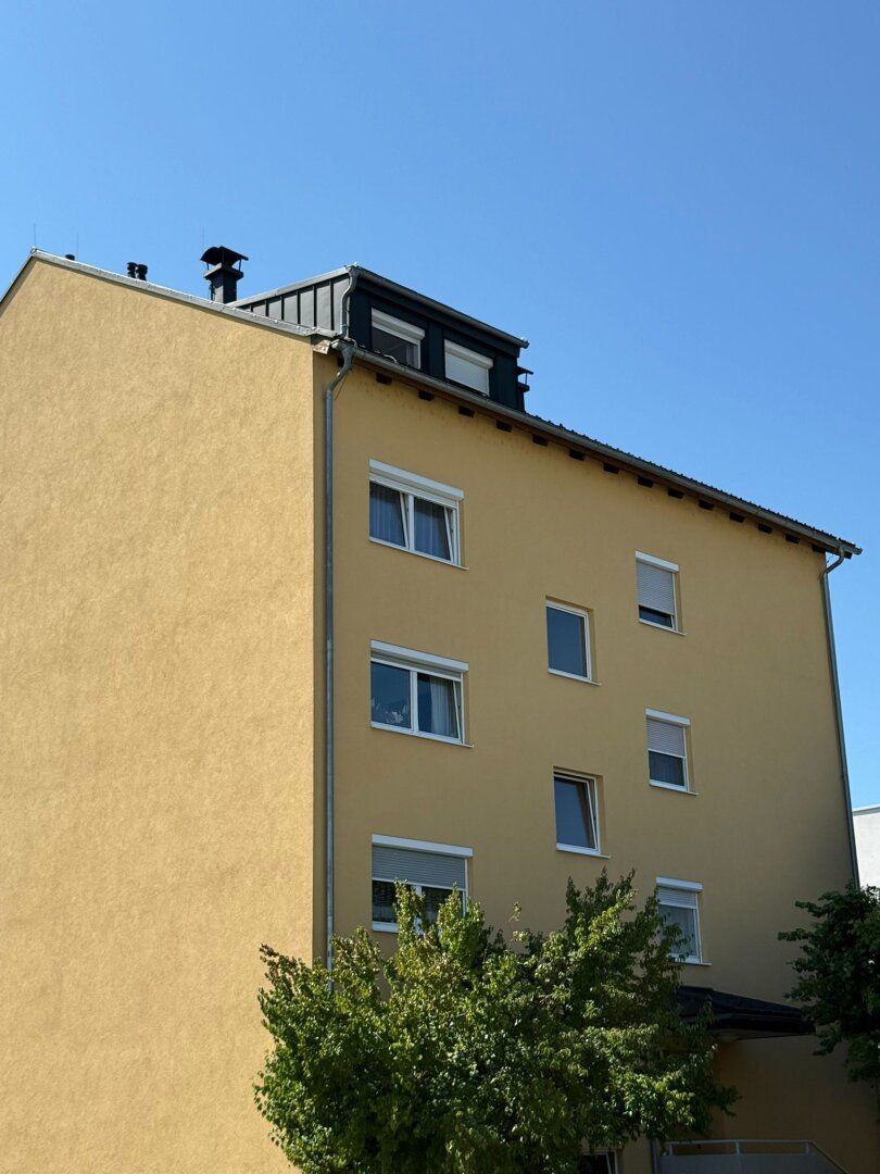DACHGESCHOßMAISONETTE in absoluter ZENTRUMSLAGE mit EXTRA BALKON im UNTERGESCHOSS