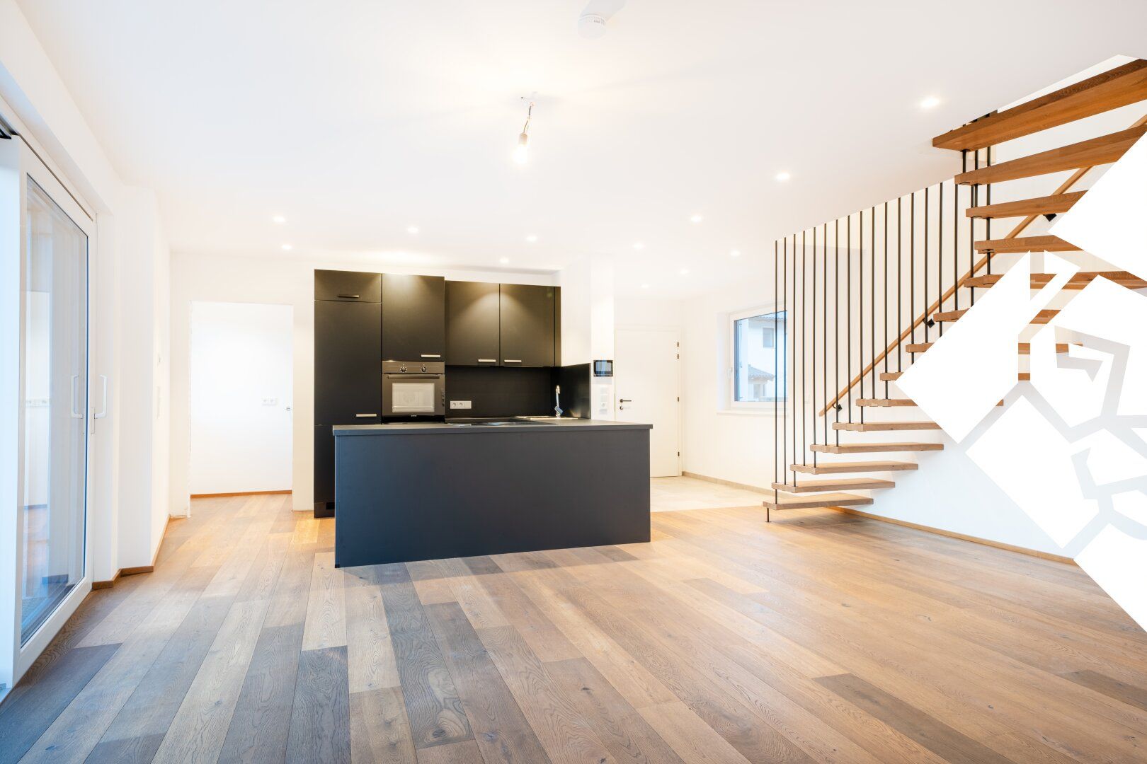 Sofort beziehbare 4-Zimmer-Maisonettewohnung mit exklusiver Ausstattung
