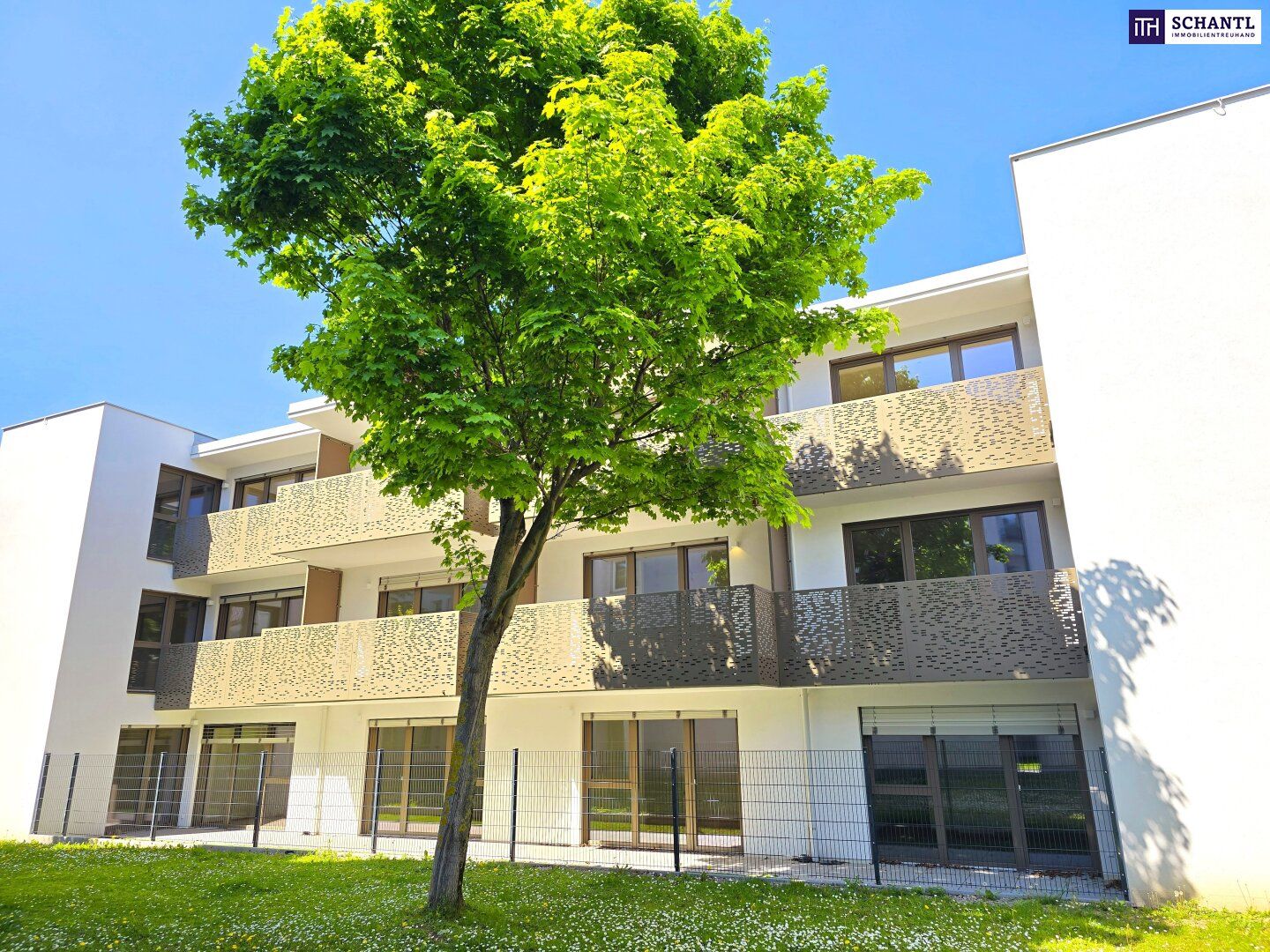 Perfektes Investment! Erstbezug - TOP Neubauwohnung mit hofseitiger Gartenterrasse! Blick ins Grüne + Komplette Ruhelage + Energieeffizienz + Perfekte Anbindung und Nahversorgung! Jetzt zugfreifen!