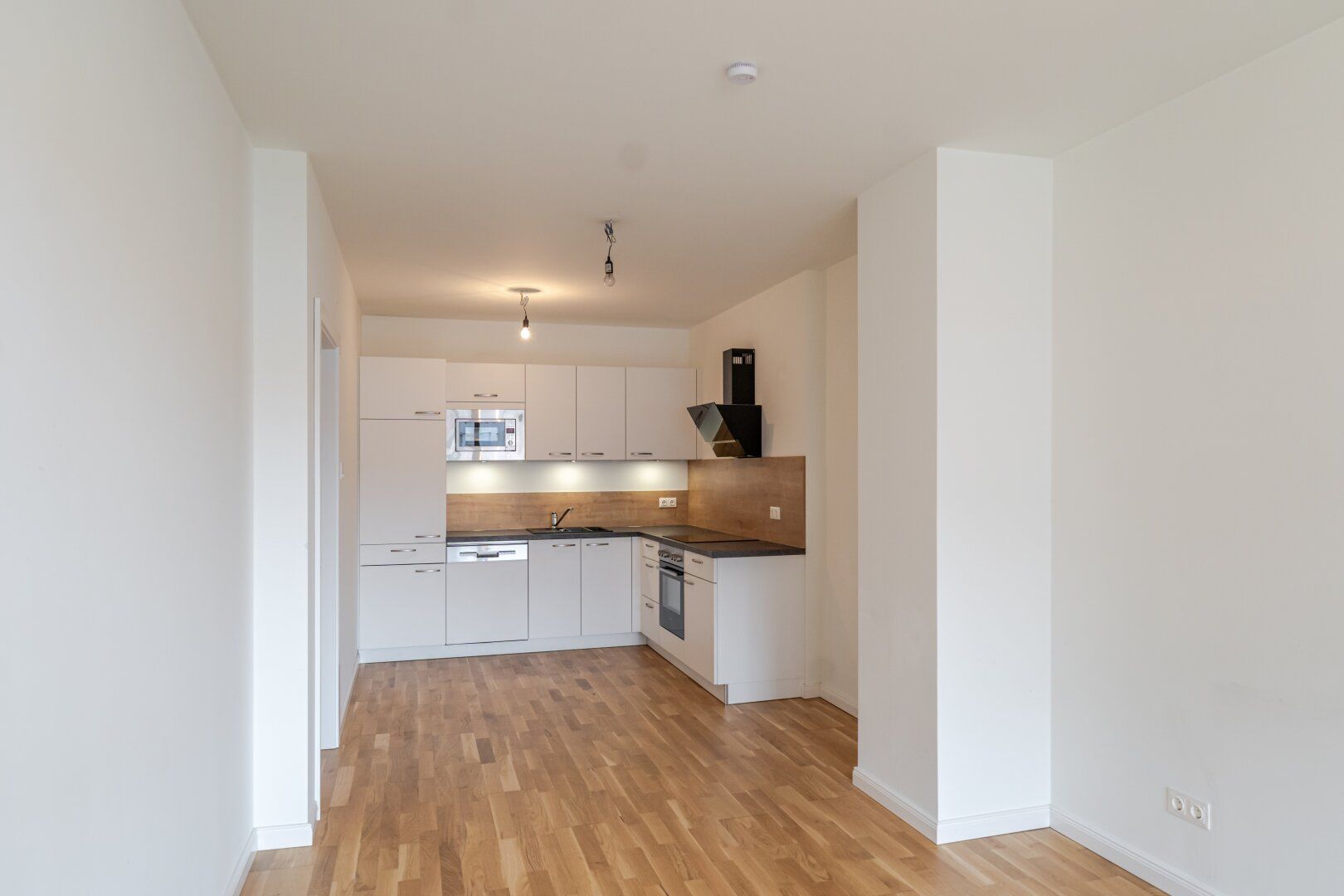 Einziehen und wohlfühlen - 3 Zimmer mit Balkon und Tiefgaragenparkplatz