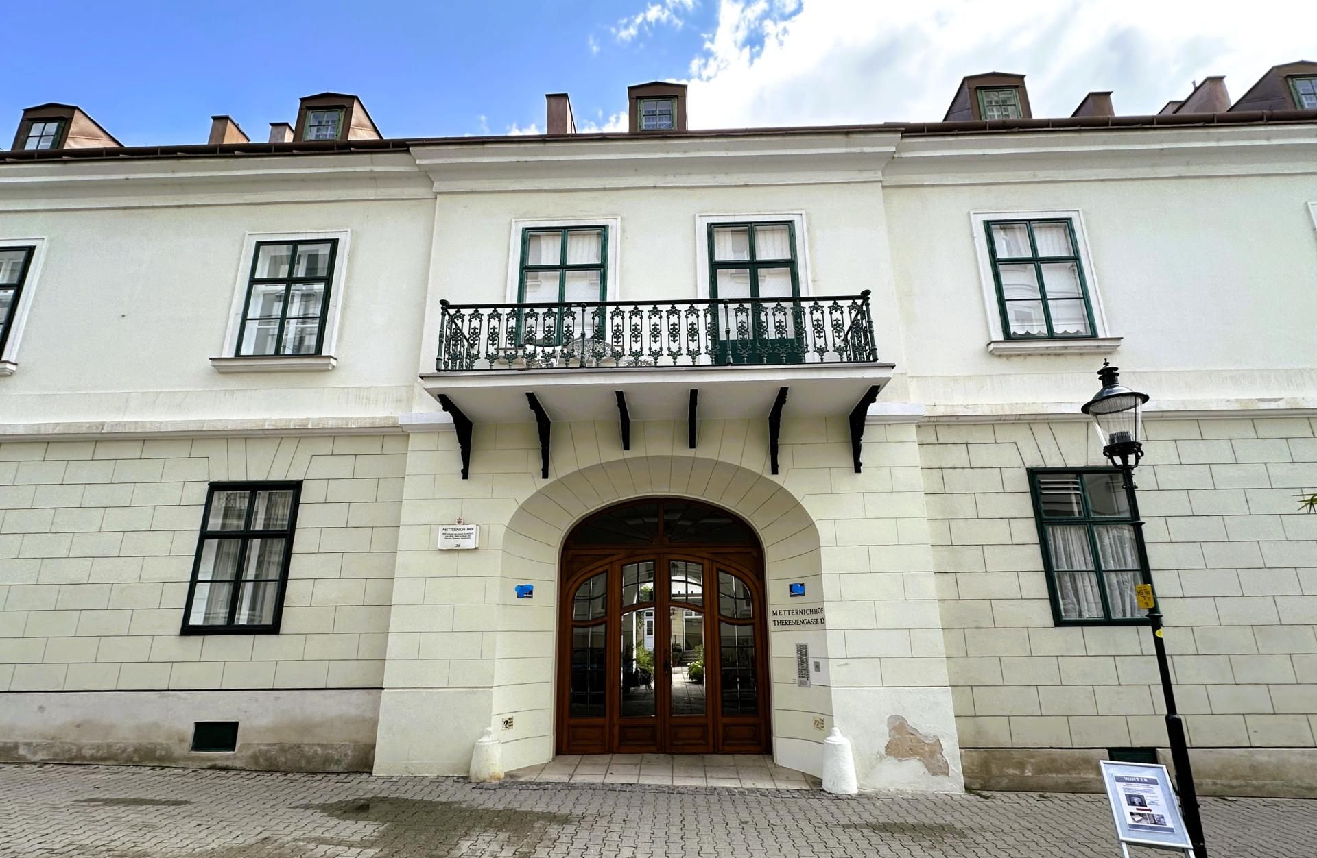 4 ZIM.WHG MIT BLICK IN RUHIGEN INNENHOF/LIFT/TIEFGARAGE