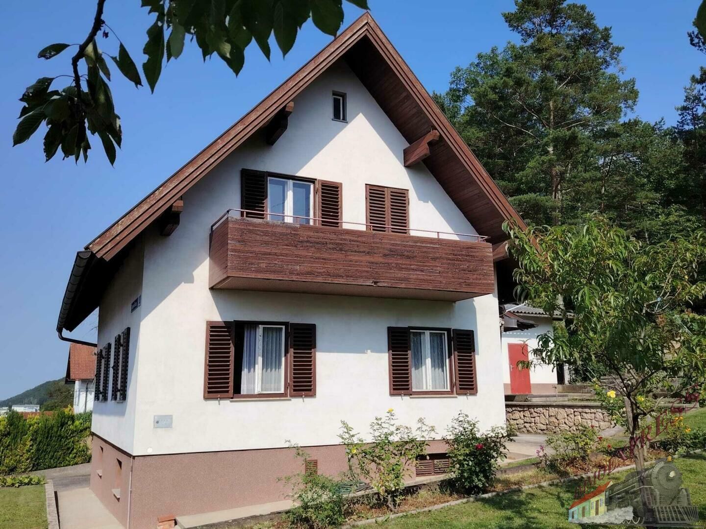 Einfamilienhaus mit großem Grundstück (2 Parzellen) wartet auf nette Familie! nur ca. 45min nach Wien!