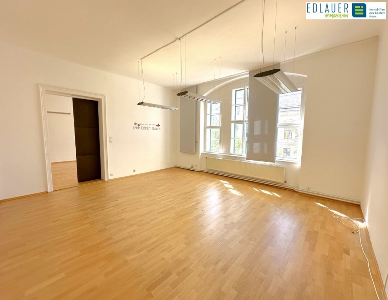 Großzügige Altbau-Wohnung am Rande der Innenstadt!