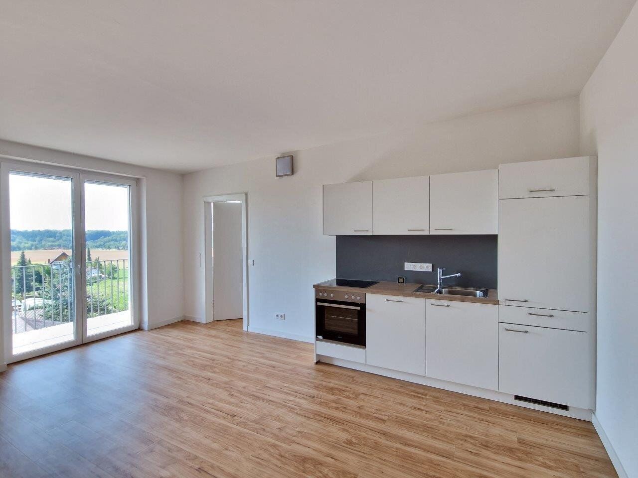 Neuwertige 2 Zimmerwohnung im Zentrum von Roitham zu mieten
