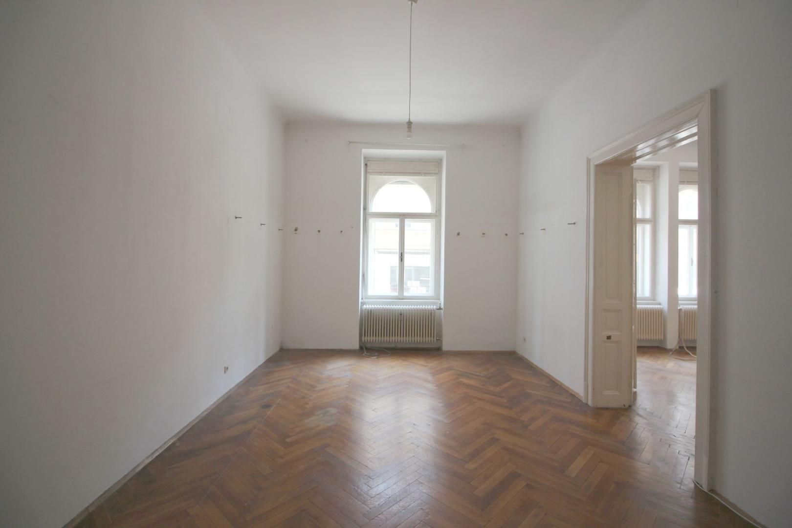 GROSSZÜGIGE ALTBAUWOHNUNG IN TOP-LAGE NAHE KAISER-JOSEF-PLATZ - IDEAL ALS WOHNUNG ODER BÜRO