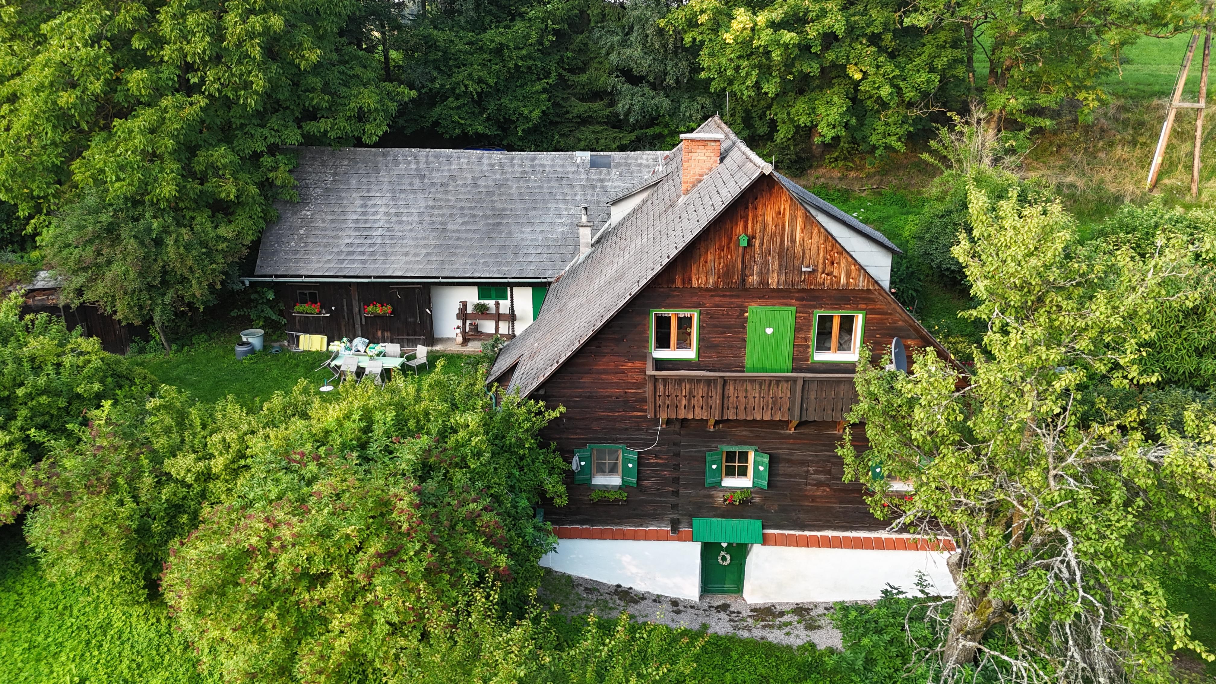 Steirisches Bauernhaus aus dem 17. Jhd. in idyllischer Alleinlage