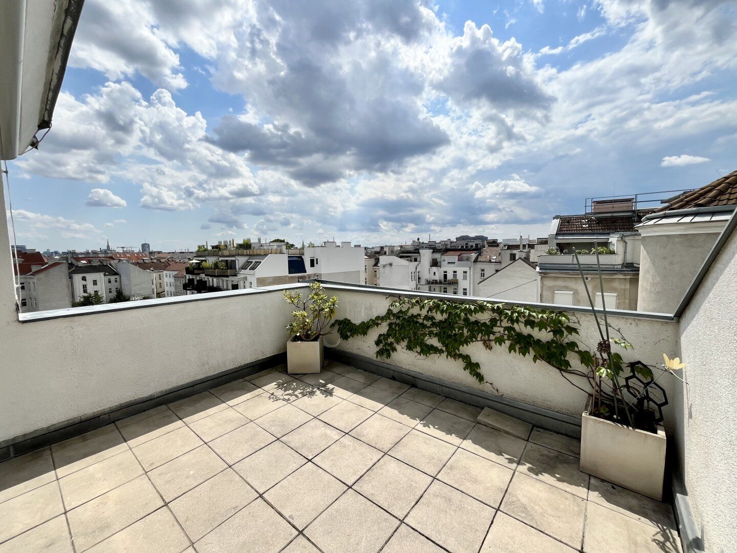 Helle Dachgeschoßwohnung in absolut ruhiger Lage!