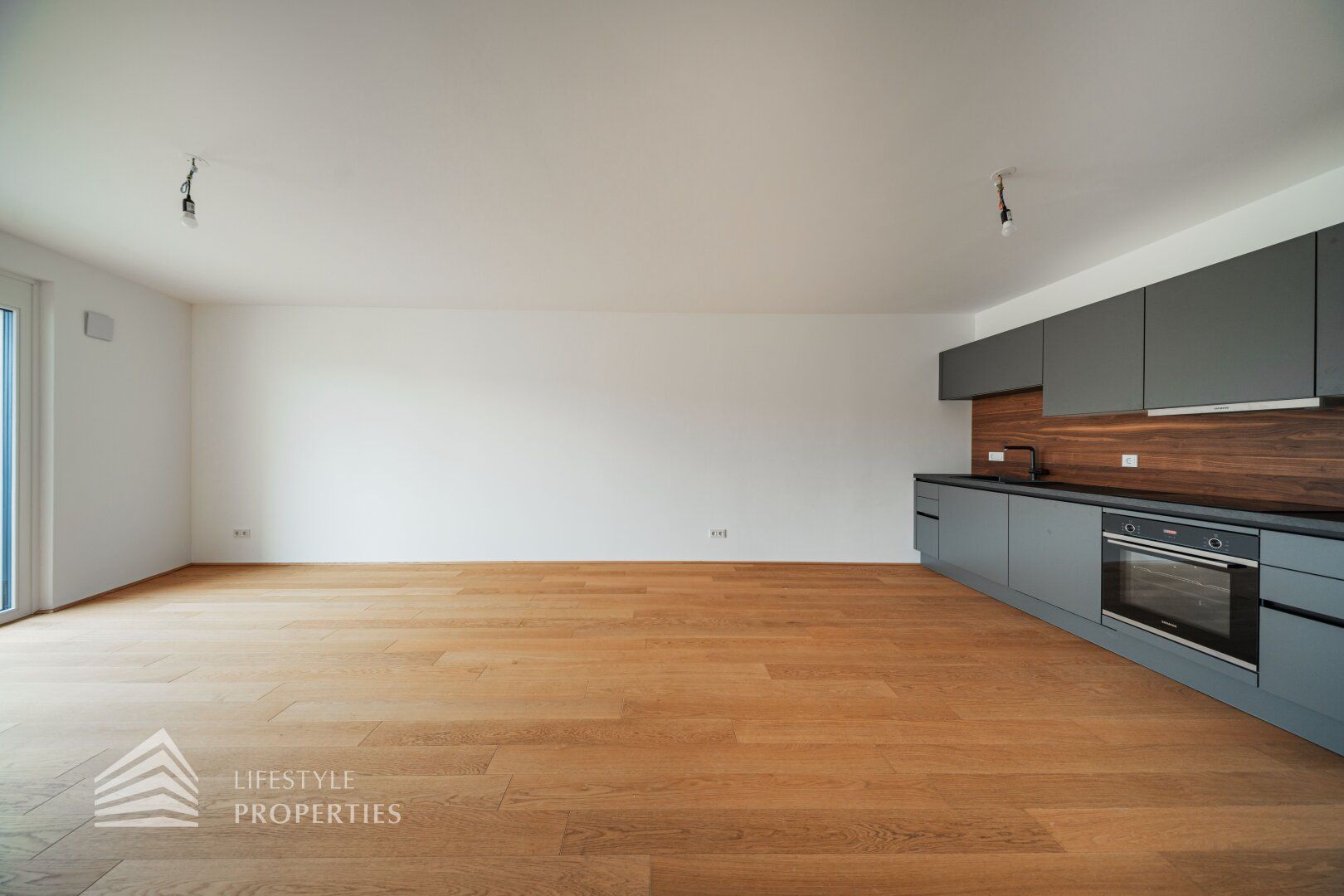 Heller 2-Zimmer Erstbezug mit Balkon, Nähe Alte Donau