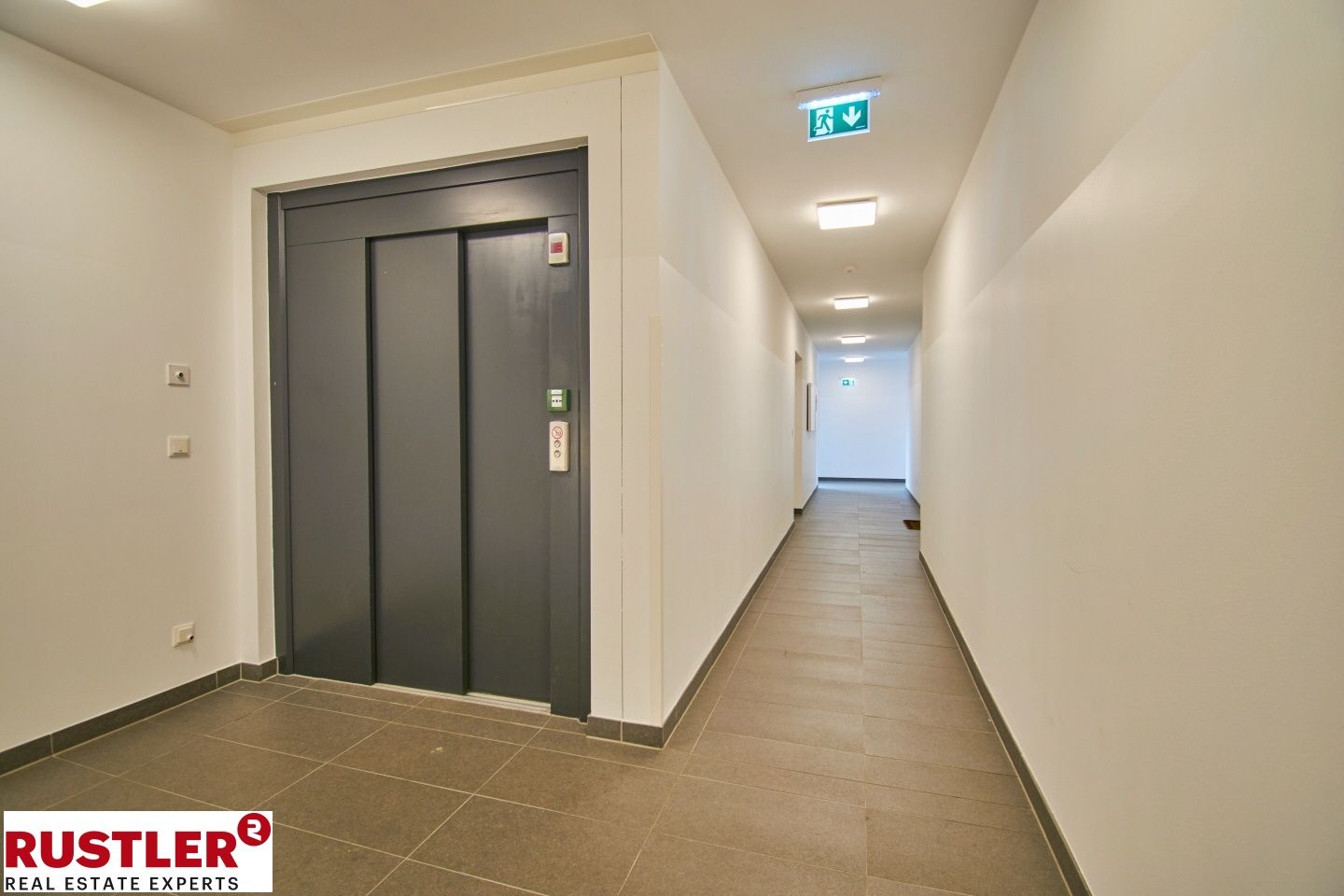 Zuhause mit Balkon!
