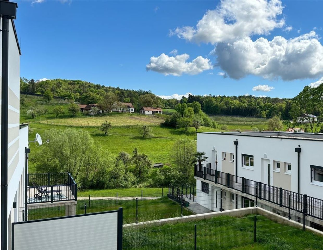 GRAZ UMGEBUNG! Pärchentraum mit südlich ausgerichtetem Balkon und barrierefreiem Zugang! Wohnen inmitten der Natur!