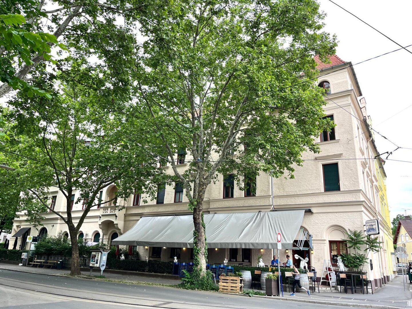 Graz-Herz-Jesu-Viertel: Stilvoll sanierte Altbauperle mit Balkon - ein Zuhause zum Wohlfühlen oder eine kluge Investition!