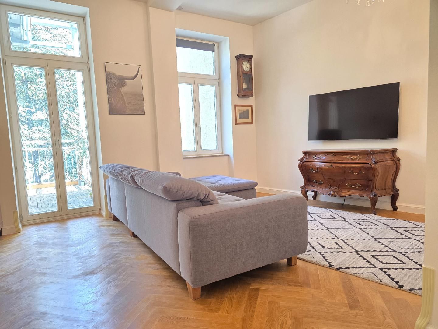 Herrliche Altbauwohnung mit Balkon in sehr beliebter und verkehrsgünstiger Lage in Gersthof beim Türkenschanzpark
