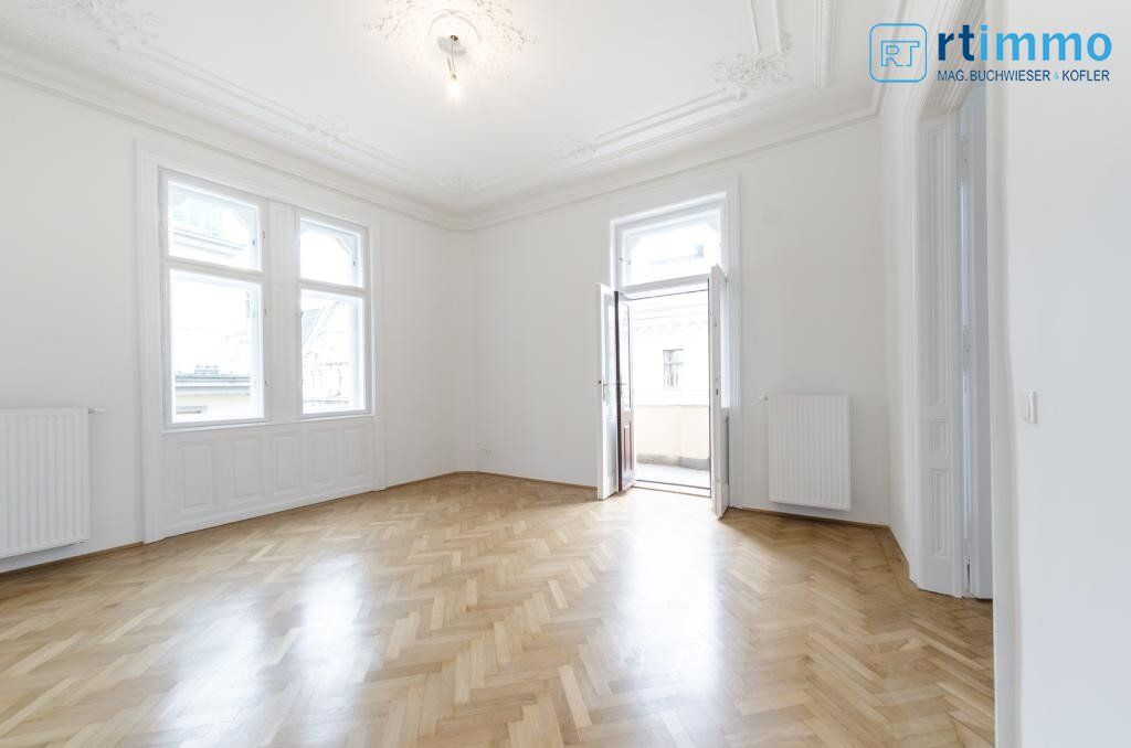 RARITÄT: RENOVIERTE 2 ZIMMER - BALKONWOHNUNG IM WUNDERSCHÖNEN STILALTBAU