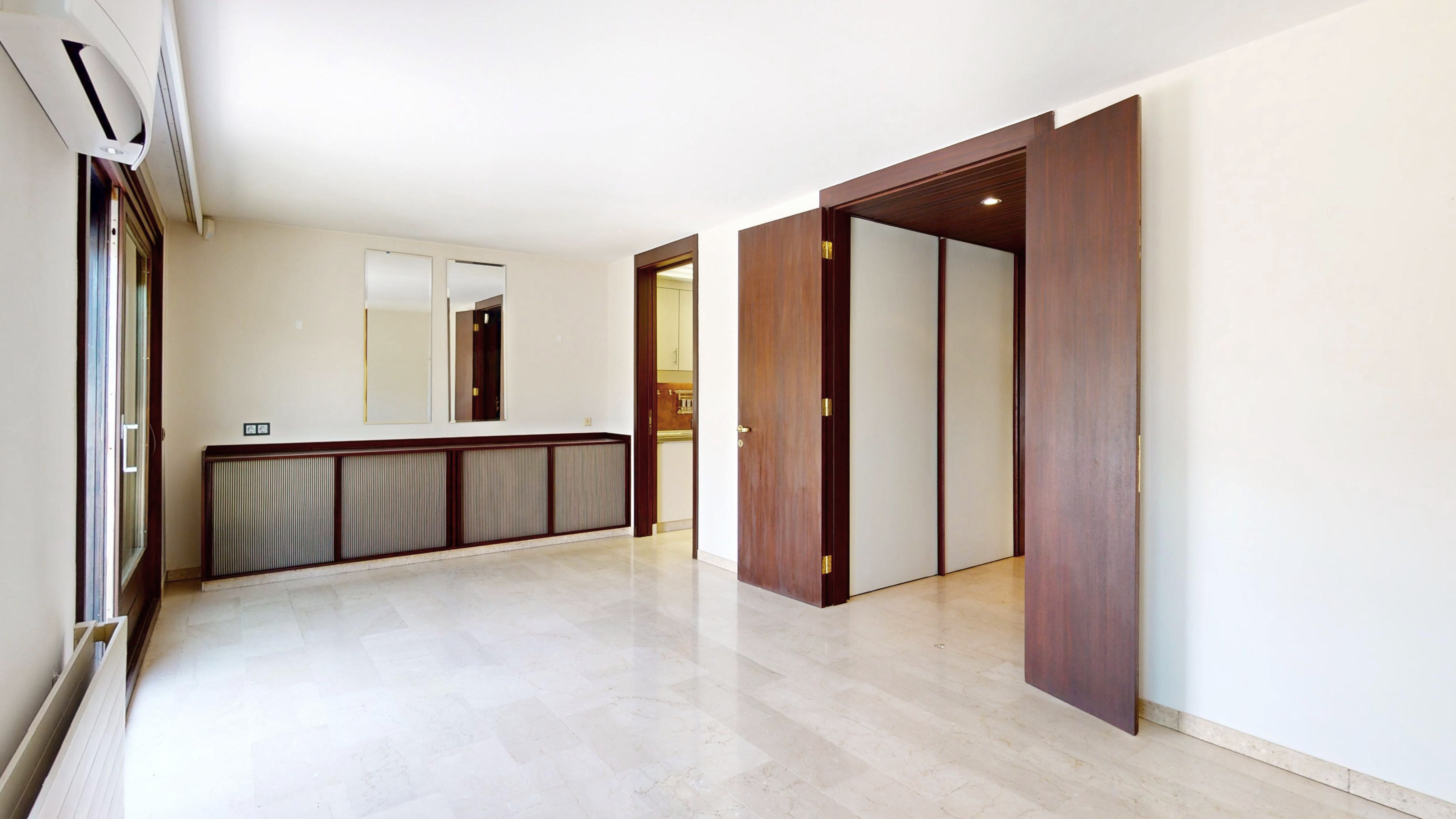 Großzügige 5-Zimmer-Dachgeschoss-Maisonette mit 2 Terrassen & Stellplatz in Ruhelage