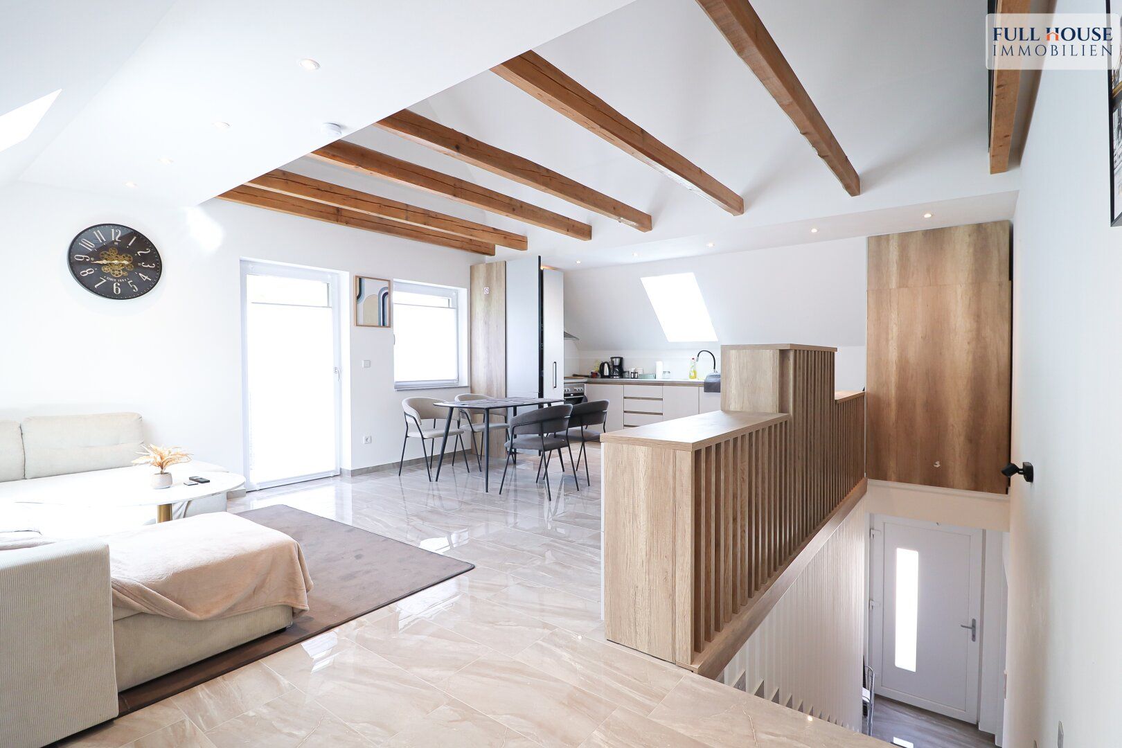 Lichtdurchflutete Designwohnung im Erstbezug - mit Balkon, Dachraum & 3 Minuten zum Wörthersee