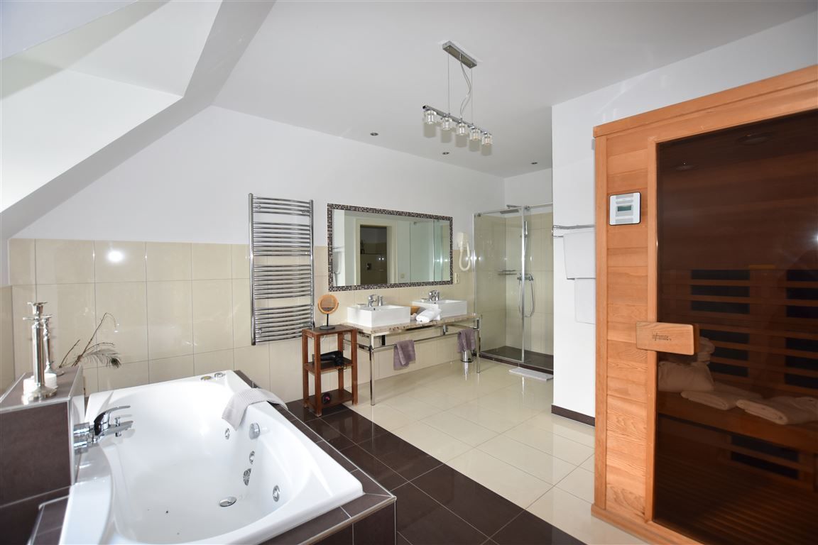 Bezauberndes und top ausgestattetes Boutique Hotel mit 4 romantischen Suiten, 18 Zimmern und einer Betreiberwohnung - Ansicht 4