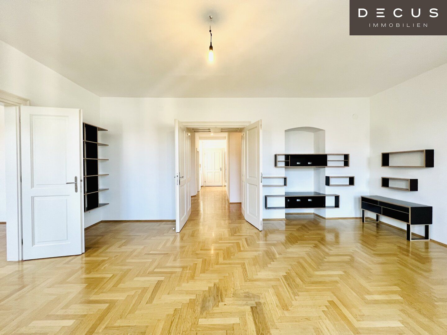 FAMILIENWOHNUNG | 5 ZIMMER MIT PERFEKTER RAUMAUFTEILUNG | WUNDERSCHÖNES JUGENDSTILHAUS | 4 SCHLAFZIMMER | 2 BALKONE | UNVERBAUBARER BLICK