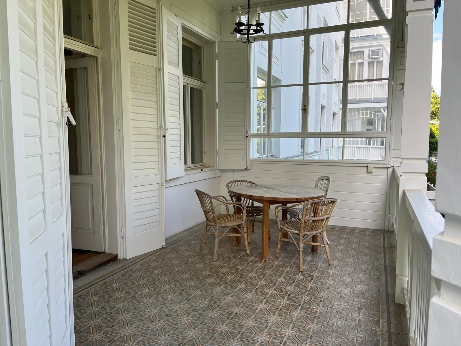 Wunderschöne, repräsentative Altbau-Beletage in Hietzinger Bestlage