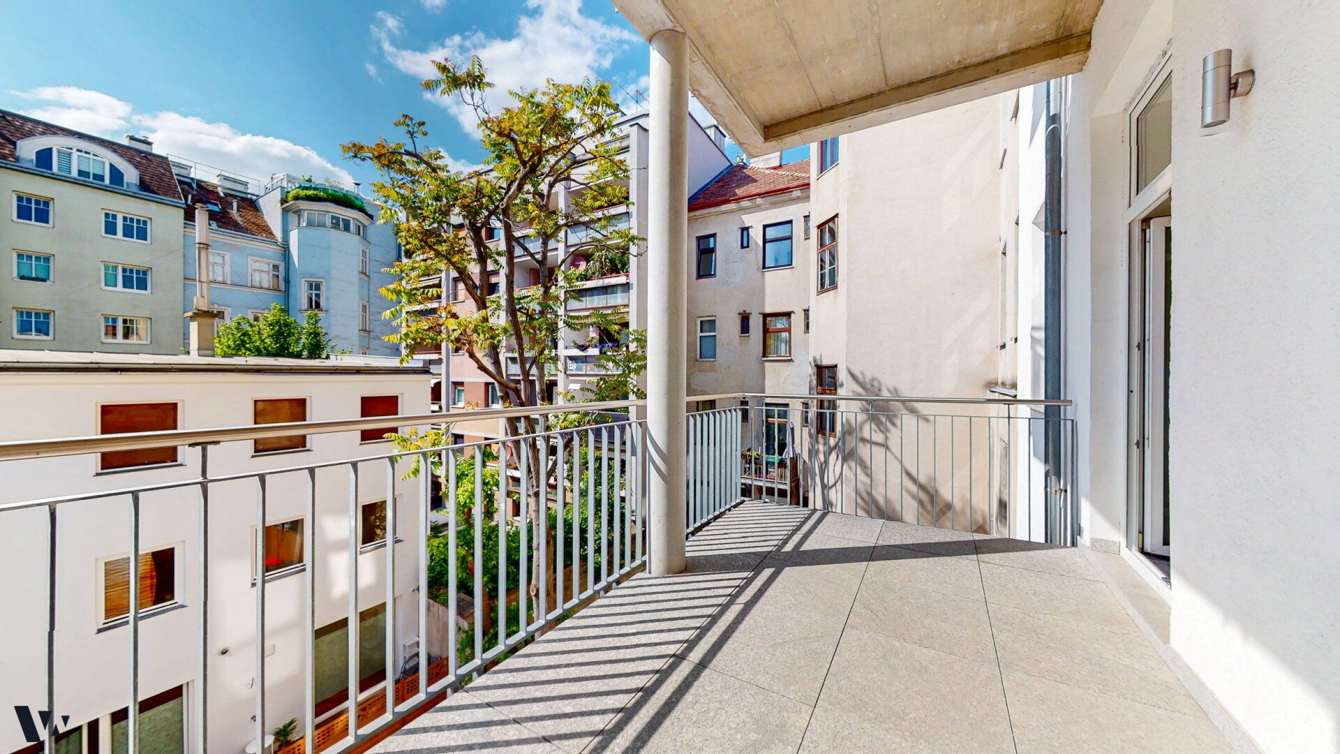 ALTBAUTRAUM MIT BALKON | 3-ZIMMERWOHNUNG MIT SONNE AUF BEIDEN SEITEN