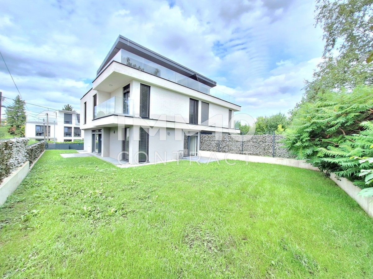 Modern Semi-detached House with Garden - UNO CITY - Moderne Doppelhaushälfte mit großzügigem Garten