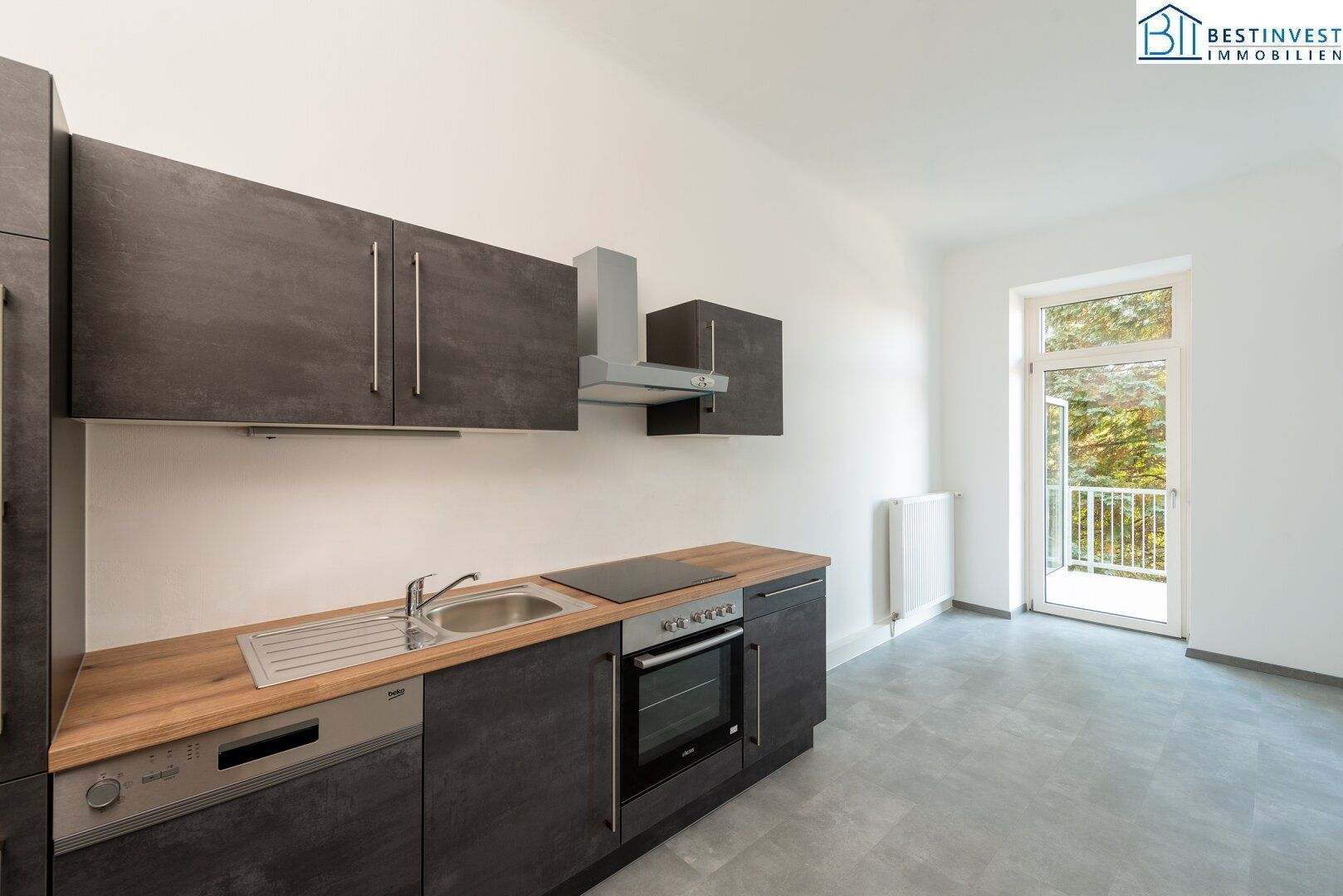 Schicke Altbauwohnung mit Terrasse, 3er WG geeignet