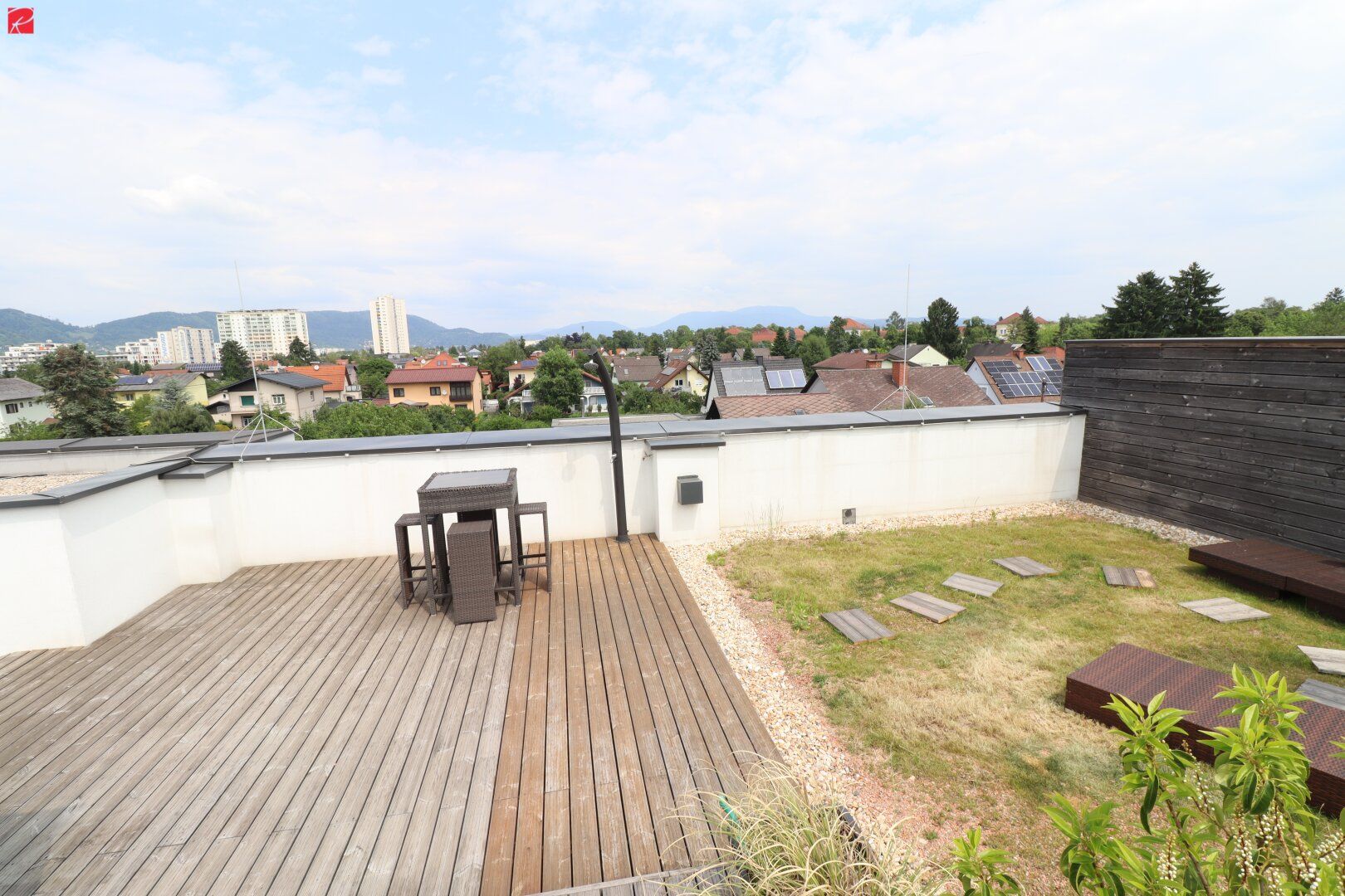 VERMIETET: Eleganter Wohntraum mit attraktiver Aussicht
