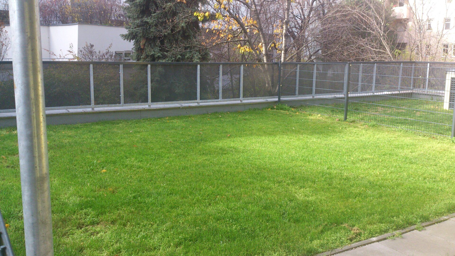 Großzügige Gartenwohnung mit viel Charme - genießen Sie entspannte Stunden auf der sonnigen Terrasse!