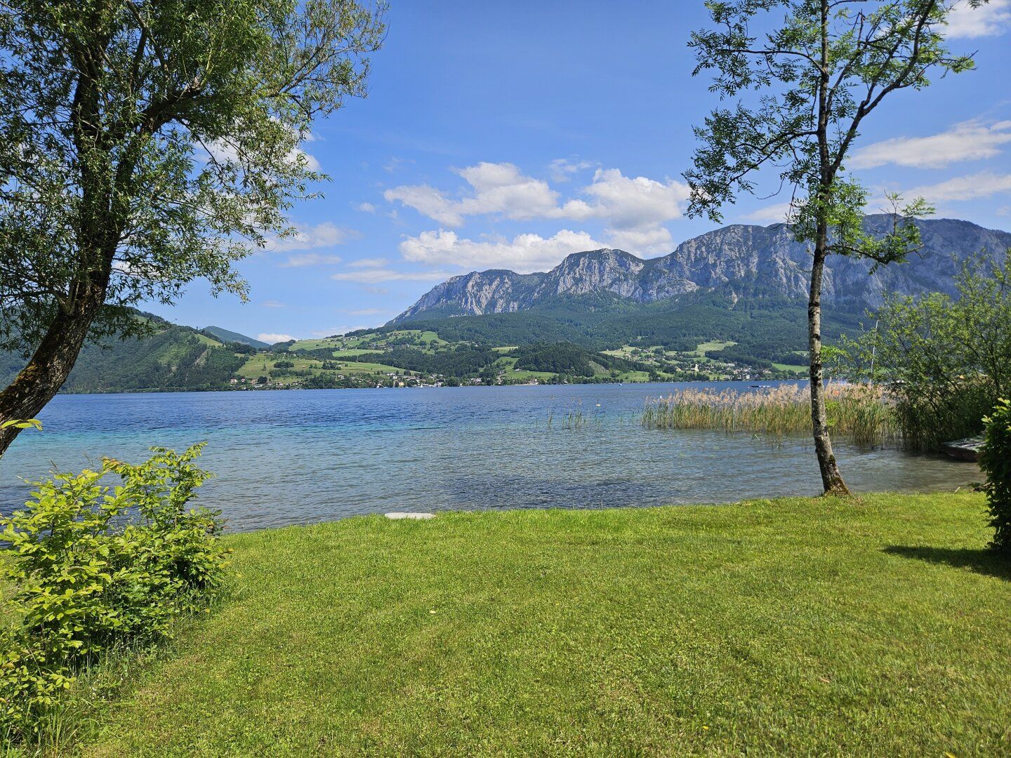 Wohnen, wo andere Urlaub machen - 2-Zimmer-Traumwohnung am Attersee mit Badeplatz