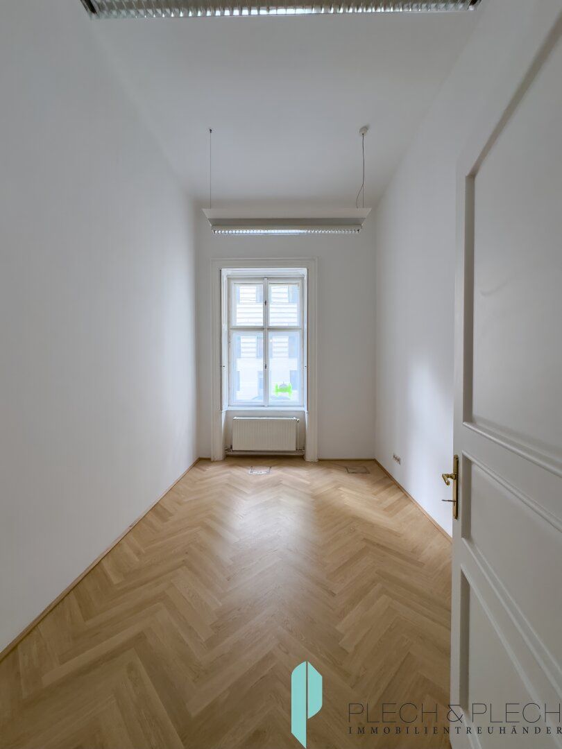 Unbefristet - Elegante Bürofläche in historischem Rathausviertel - U2 Rathaus - Mehr