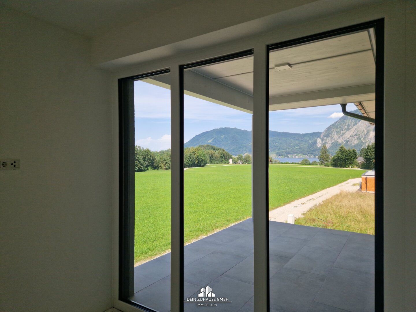 DEIN ZUHAUSE mit Blick auf Traunsee und Traunstein TOP B