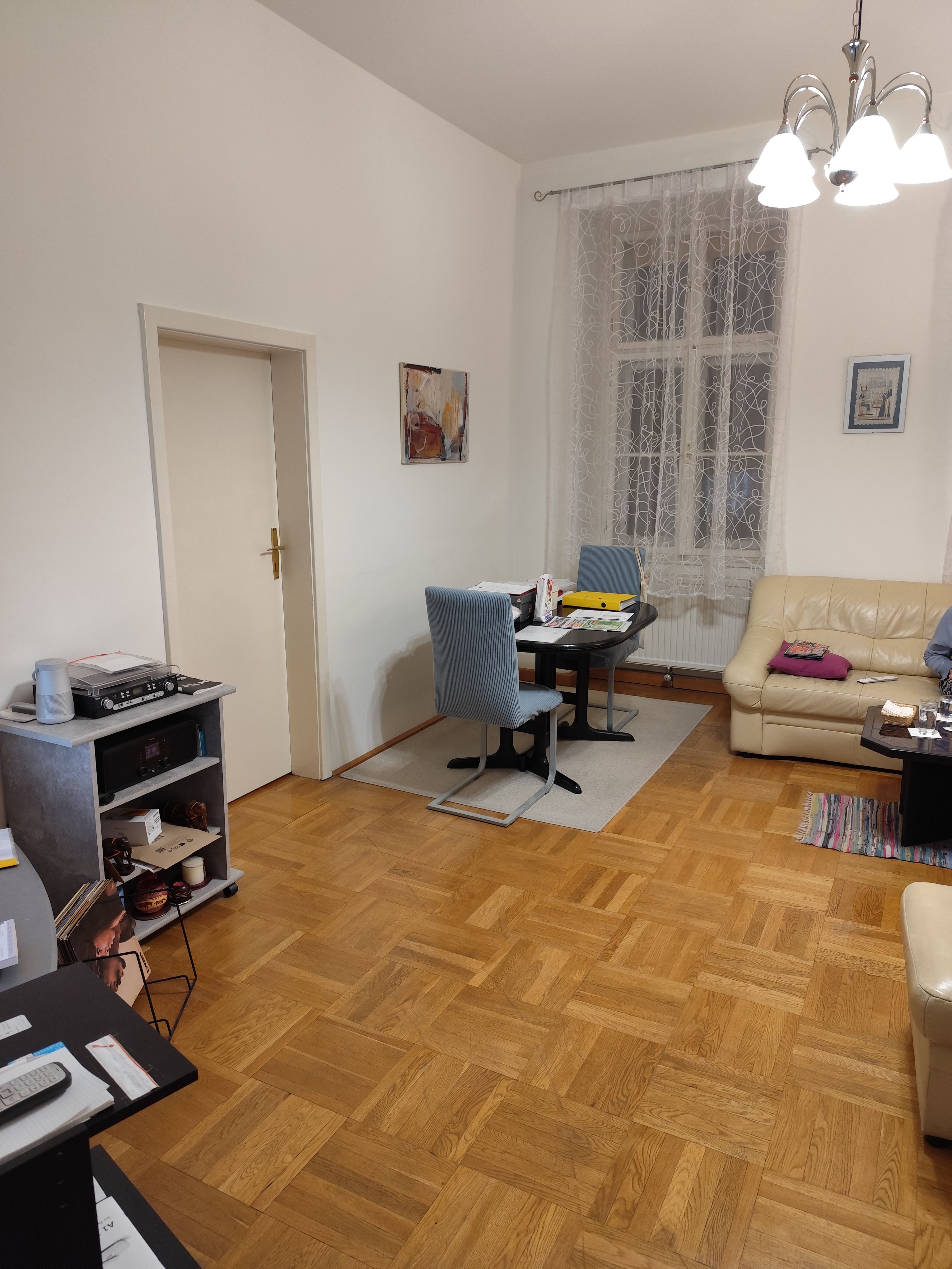 3 Zimmer Wohnung in der 1080, Wien, unbefristet, auf Wunsch unmöbliert zu Vermieten.