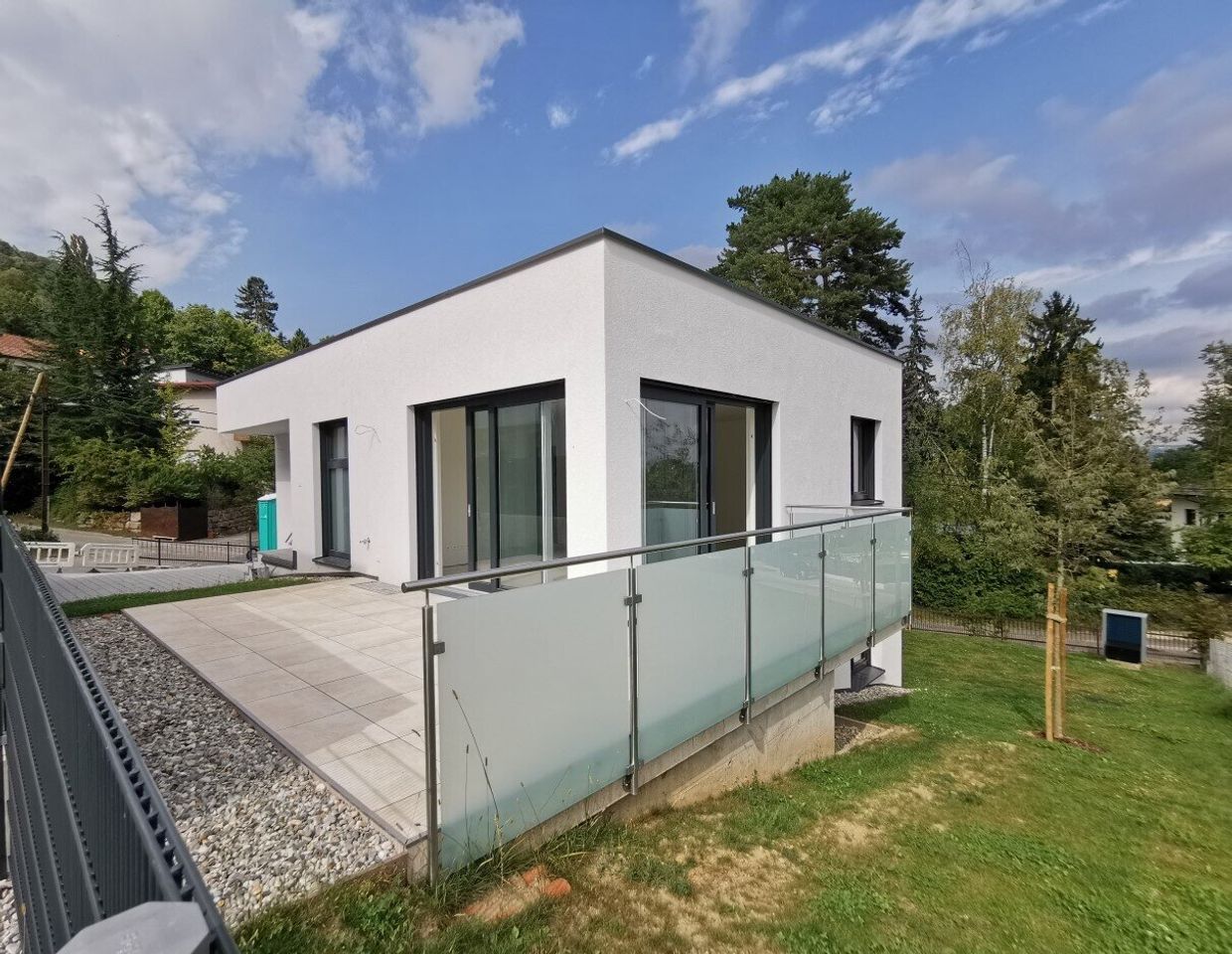 Bezugsbereiter Erstbezug - Einfamilienhaus mit traumhaftem Stadtblick!