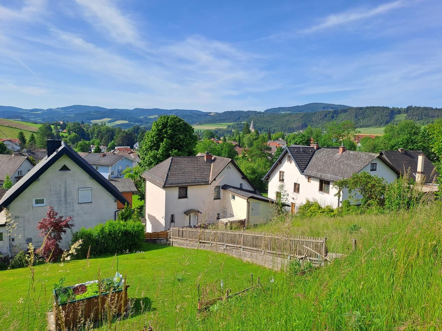 SOLIDES EINFAMILIENHAUS IN GRÜNRUHELAGE & SCHÖNEM AUSBLICK