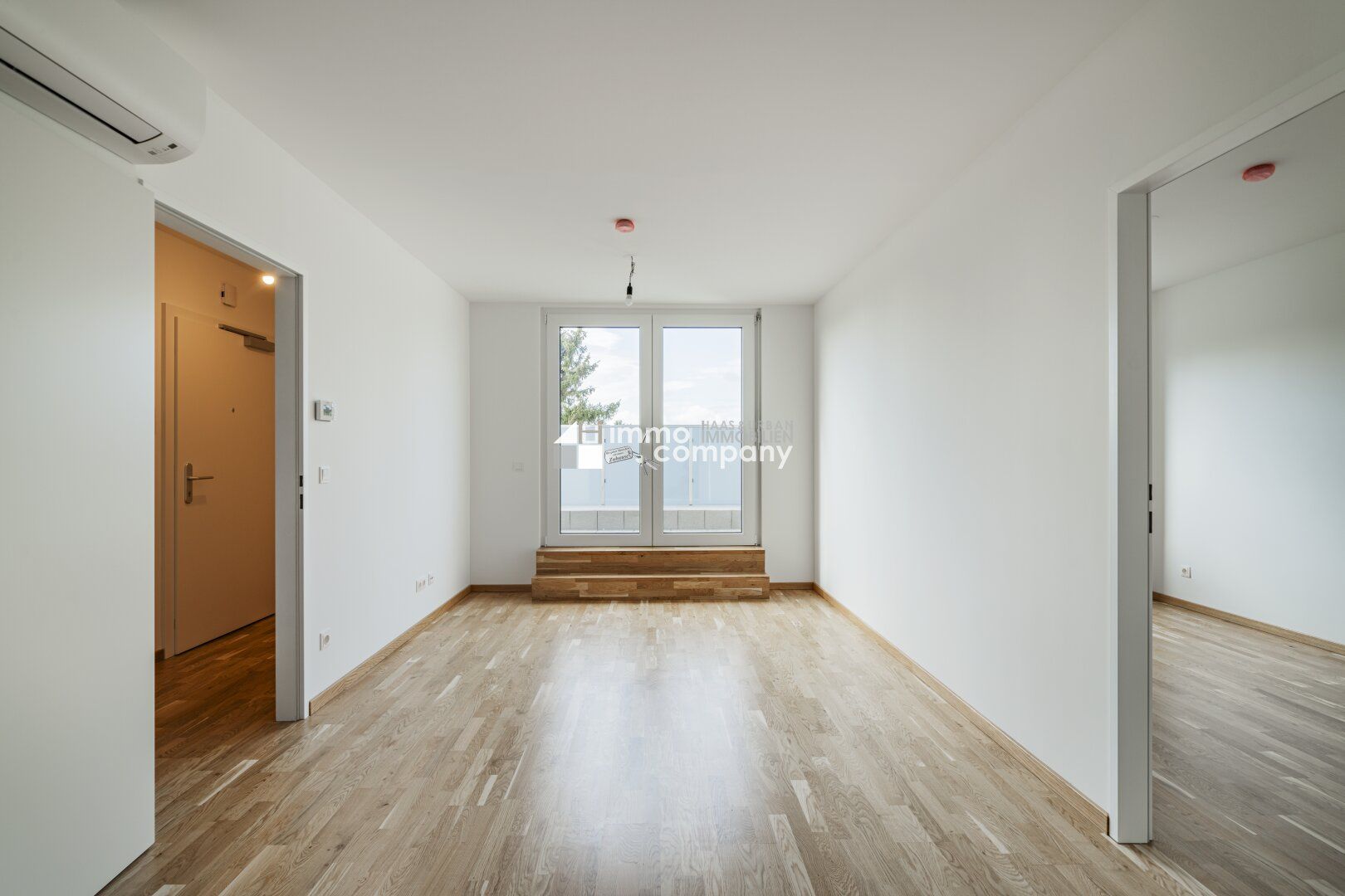 Wunderschöne 3-Zimmer-Wohnung mit herrlicher Aussicht und Balkon + Stellplatz! 12. Bezirk.