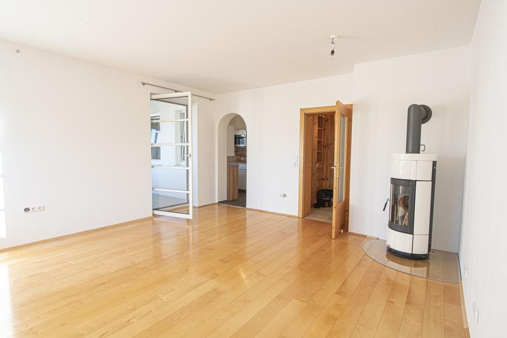 Gepflegte, helle und zentrale Wohnung mit Garage
