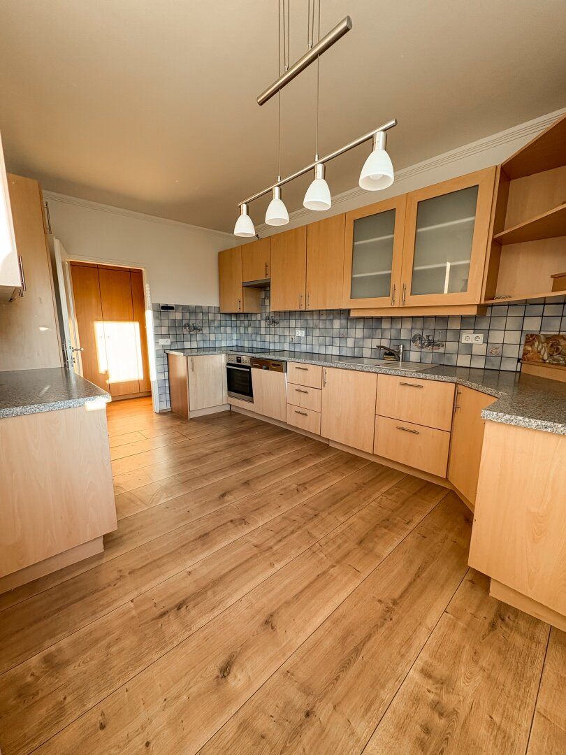 *NEUER PREIS* Sanierte 3-Zimmer-Wohnung mit verglaster Loggia an der Donaulände Linz
