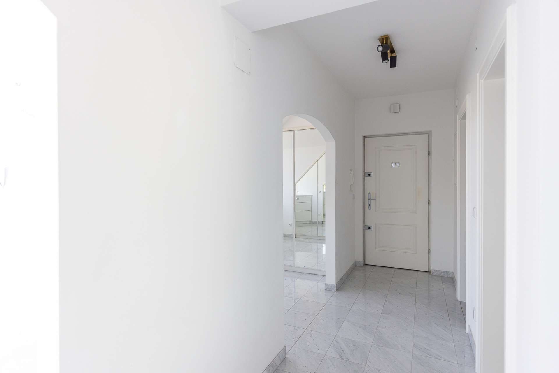 Schöne Hauptmietwohnung im Dachschoss/Maisonette in 1150 Wien