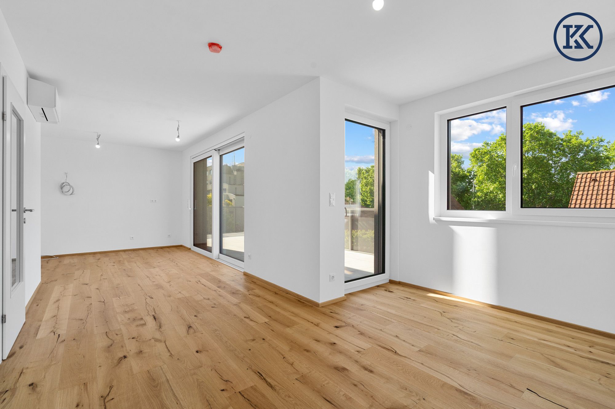Erstbezug mit großer Terrasse und Klimaanlage - moderne 3-Zimmer-Wohnung in Toplage