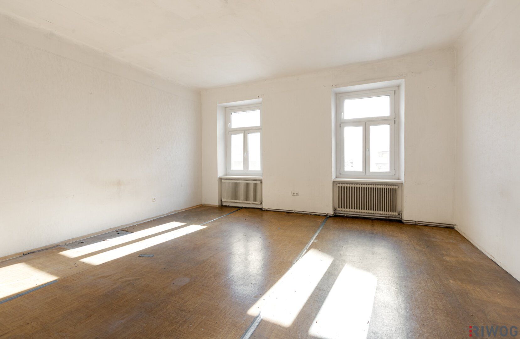 Sanierungsbedürftige Altbauwohnung | Südwestseitig ausgerichtet | Nähe Matzleinsdorfer Platz (S-Bahn-Station und künftig U2-Station)