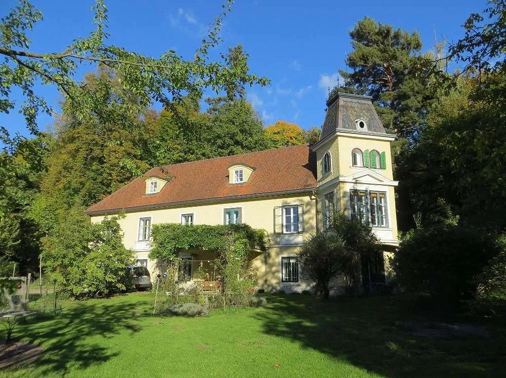 Graz - Rosenberg: Geschichtsträchtige Villa in Bestlage