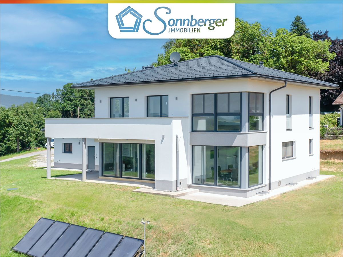 HOCHKÖNIGIN - Stilvolles Wohnen über dem Donautal mit Design, Technik & Panorama
