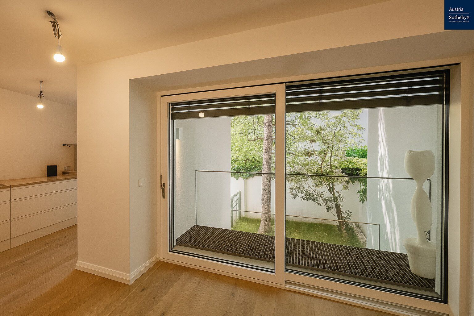Stilvolle 2-Etagen-Designerwohnung mit Garten, Atrium & Terrasse - perfekt für Paare & Homeoffice