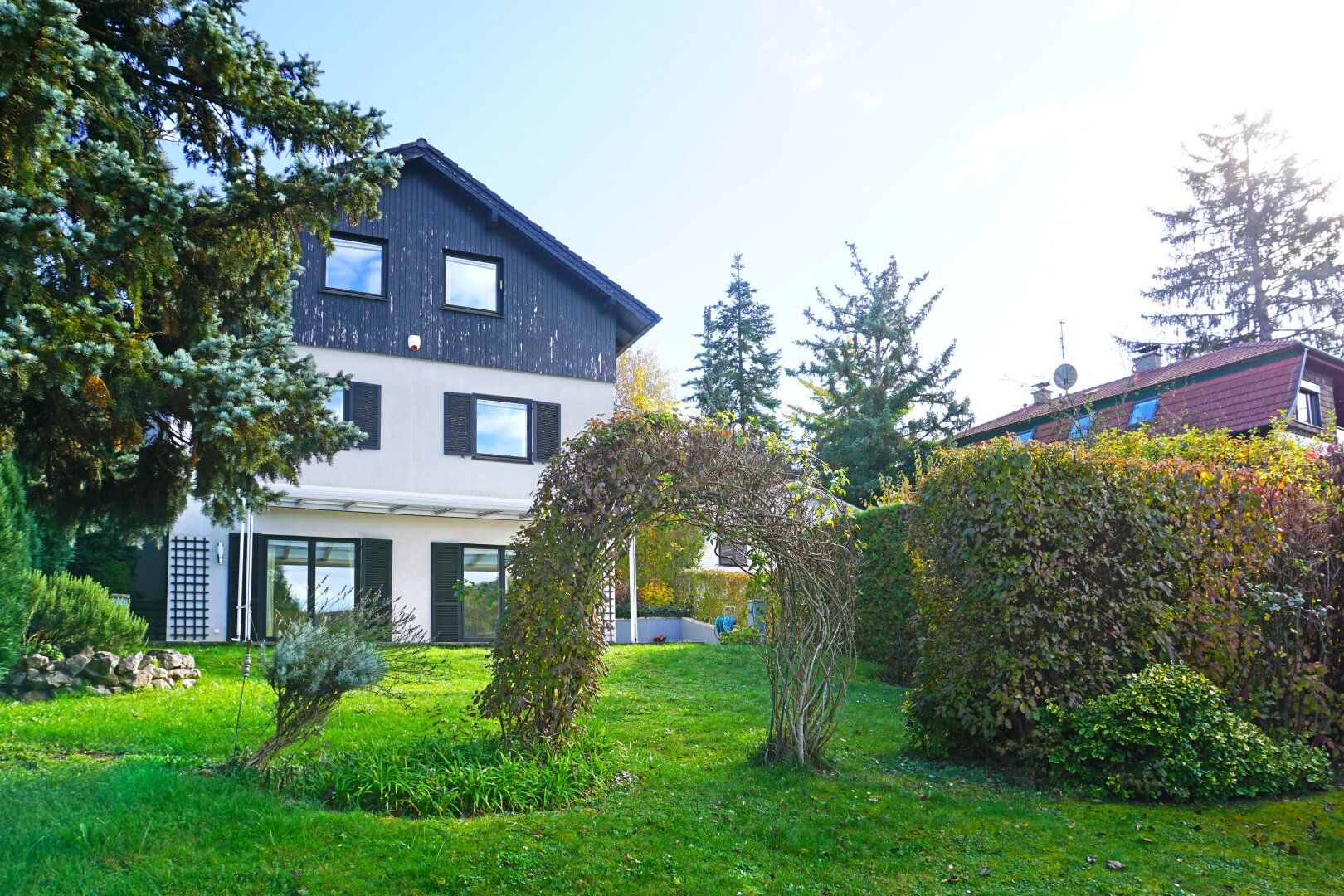 Satzberg: Aussichtslage mit Traumausblick