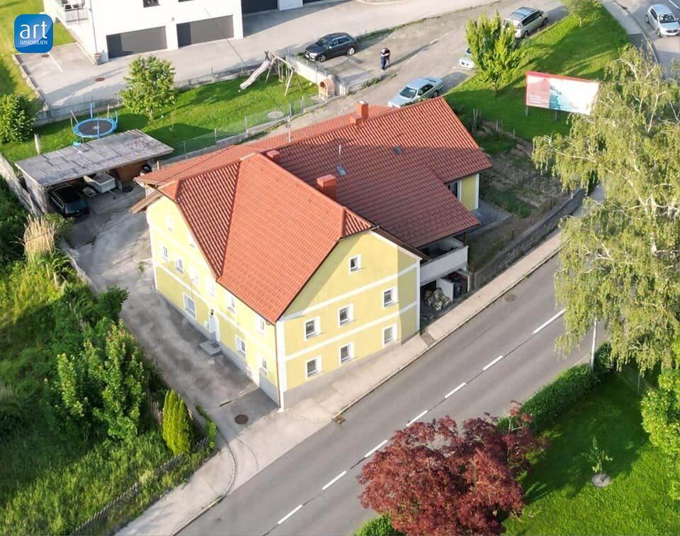 Wohnhaus mit drei getrennten Wohneinheiten ideal für mehrere Familien