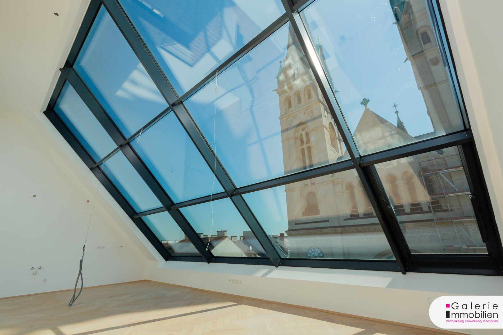 Spektakulärer Blick - Erstbezugsmaisonette im Stilaltbau - große Terrasse - Garage im Haus