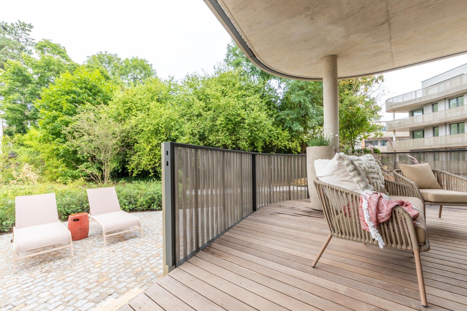 Geheimtipp: Oase mit Gartenterrasse in Privatpark