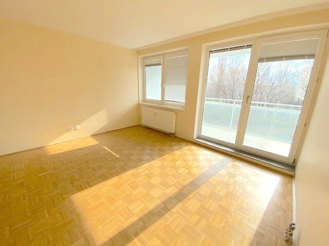 PROVISIONSFREI! 4-ZIMMER FAMILIENWOHNUNG MIT 14M2 LOGGIA IN DER FORSTHAUSGASSE 16!