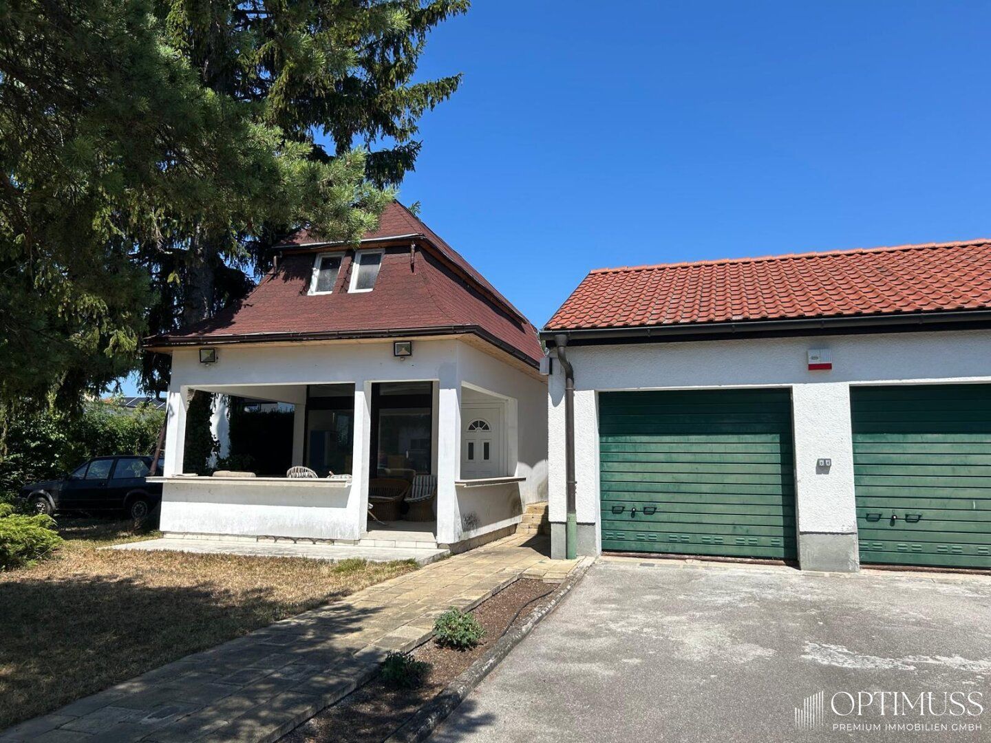 NOTVERKAUF!!! Einmalige Gelegenheit: 2.183 m² Baugrund mit Familienhaus - im Zentrum von Wiener Neustadt.