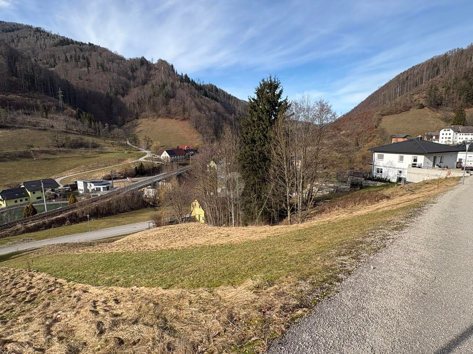 RUHE, SONNE & AUSBLICK - VOLL AUFGESCHLOSSEN OHNE BAUZWANG! - Ansicht 2